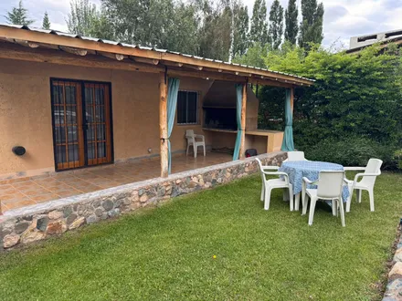 Alquiler temporario de caba&ntilde;a en Potrerillos, valle del sol.