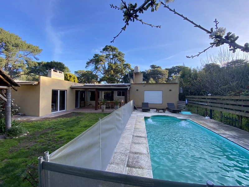 Alquiler temporario de casa de campo em Necochea  villa del deportista
