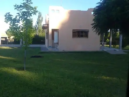 Alquiler temporario de casa quinta en Rama ca&iacute;da