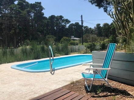 La piscina 6x4 profundidad 1,50m, Alquiler temporario de casa em Mar de las pampas