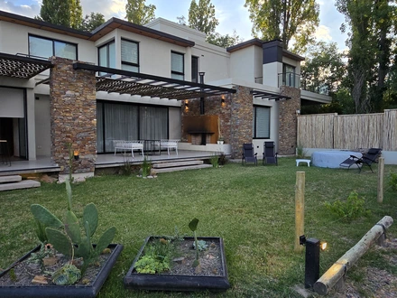 Alquiler temporario de casa en Chacras de coria