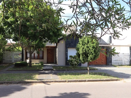 Alquiler temporario de casa em Mar de ajó