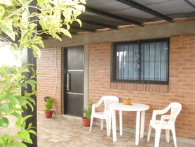 Caba&ntilde;a para seis personas title=