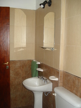 Ba&ntilde;o caba&ntilde;a de seis personas title=