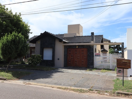 Alquiler temporario de cabana em Mar de ajó