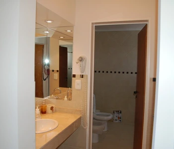 Ba&ntilde;o y anteba&ntilde;o, Alquiler temporario de departamento en Las grutas