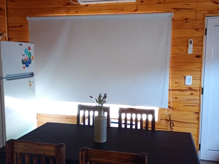 Aire acondicionado & black out, heladera c/freezer, Alquiler temporario de caba&ntilde;a en Sauce grande, monte hermoso