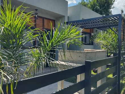 Alquiler temporario de caba&ntilde;a en Col&oacute;n