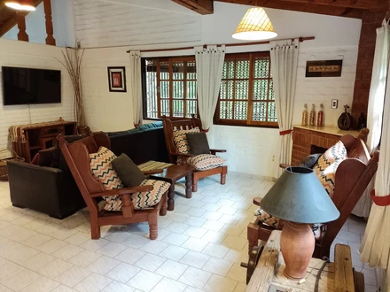 Alquiler temporario de casa en Chacras de coria