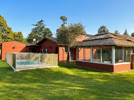 Alquiler temporario de casa quinta en Chascom&uacute;s