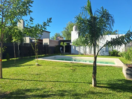 Alquiler temporario de casa en Rold&aacute;n