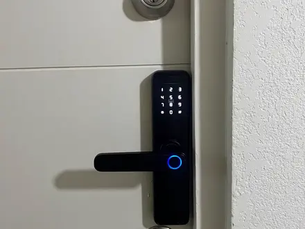 Cerradura inteligente para entrada aut&oacute;noma, Arriendo temporario de apart en Estaci&oacute;n central