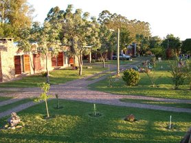 Bungalows de ladrillo title=