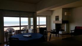 Comedor - Living- vista al mar title=