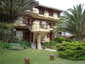 Frente, Alquiler temporario de apartamento em Villa gesell