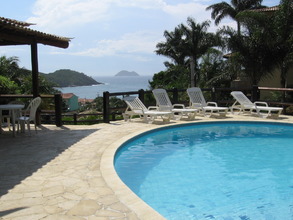 ÁREA DE PISCINA del BARRIO PRIVADO DONDE SE ENCUENTRA EL DEPART. VEA MÁS FOTO EN : vacacionesenbrasil.yolasite.com, Alquiler temporario de departamento en Armação dos búzios