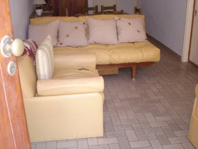  con 2  comodos sofa cama title=