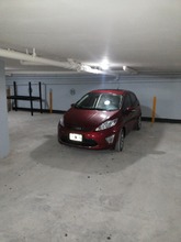 COCHERA CERRADA A UNA CUADRA title=