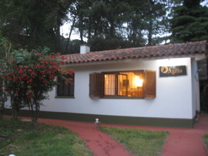 Frente, Alquiler temporario de apartamento em Villa gesell