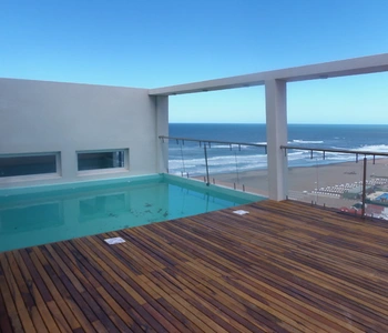 Pileta y Solarium último piso, Alquiler temporario de apartamento em Necochea