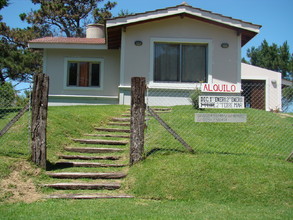 Frente de la casa, Alquiler temporario de casa em Pinamar