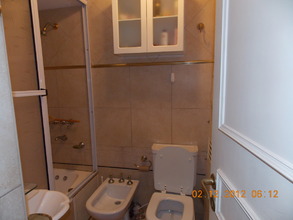 Baño con hidromasaje en suite en dormitorio principal, Alquiler temporario de departamento en Mar del plata