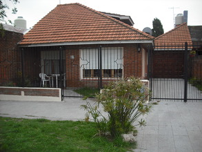 VISTA EXTERIOR DE LA CASA, Alquiler temporario de casa em Miramar