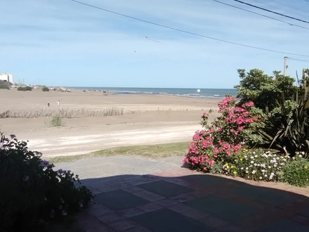 Alquiler temporario de casa en Balneario claromeco