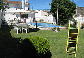 PATIO CON PILETA title=