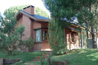 cabaña monoambiente, parrilla, gran parque, Alquiler temporario de casa em Costa del este partido de la costa